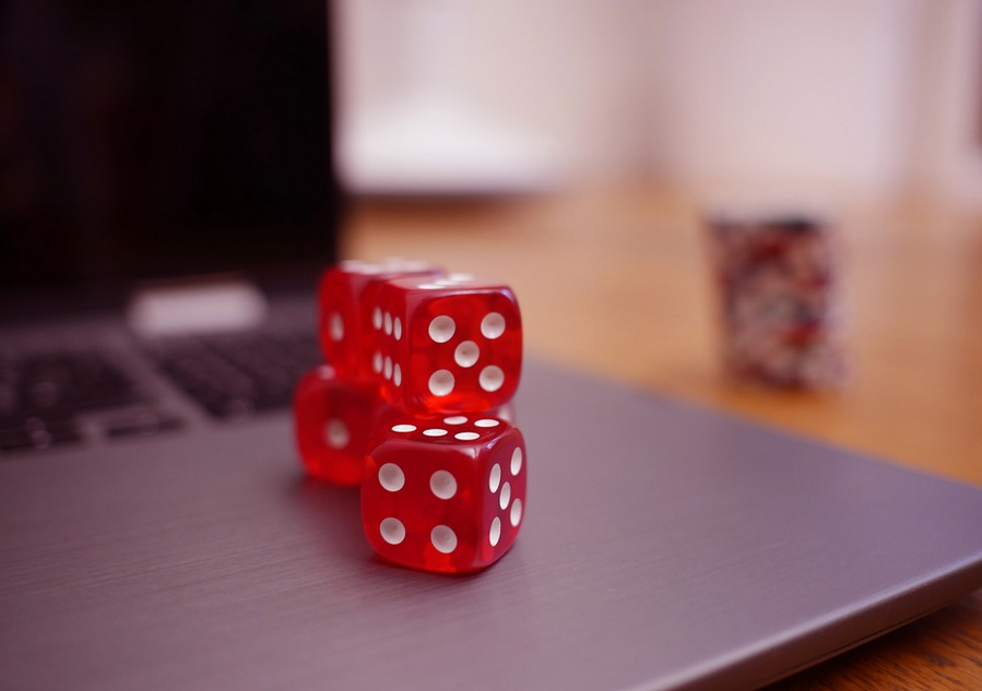 red dices
